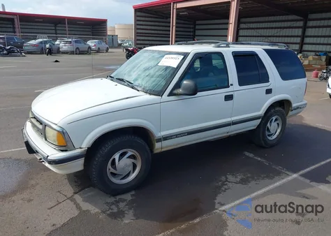 1996 Chevrolet Blazer from USA, damaged, VIN 1GNDT13W5T2163712